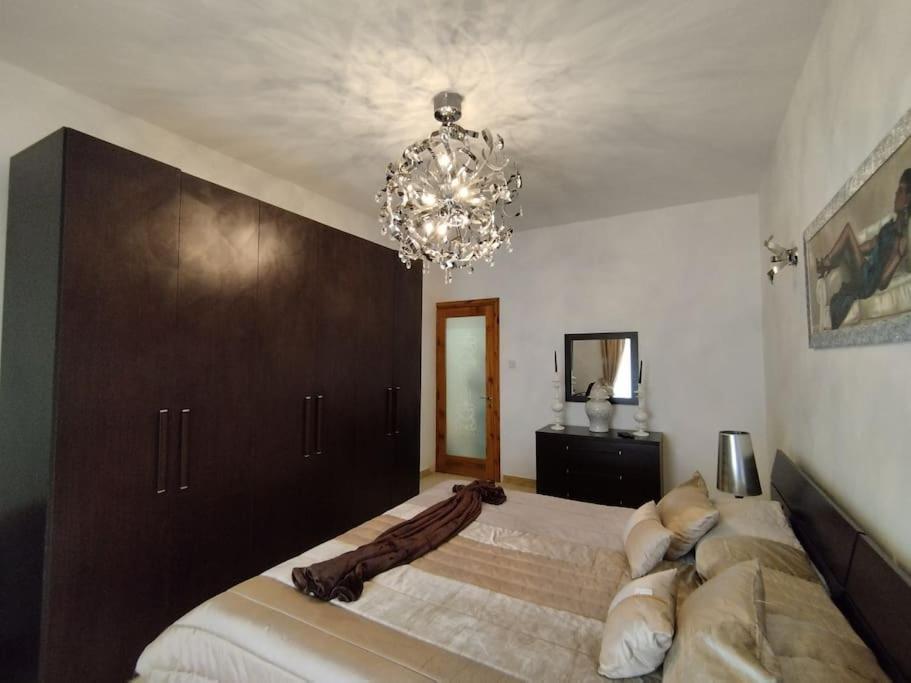 Apartment Tal-munfuha- Centrally Located Space. Valletta